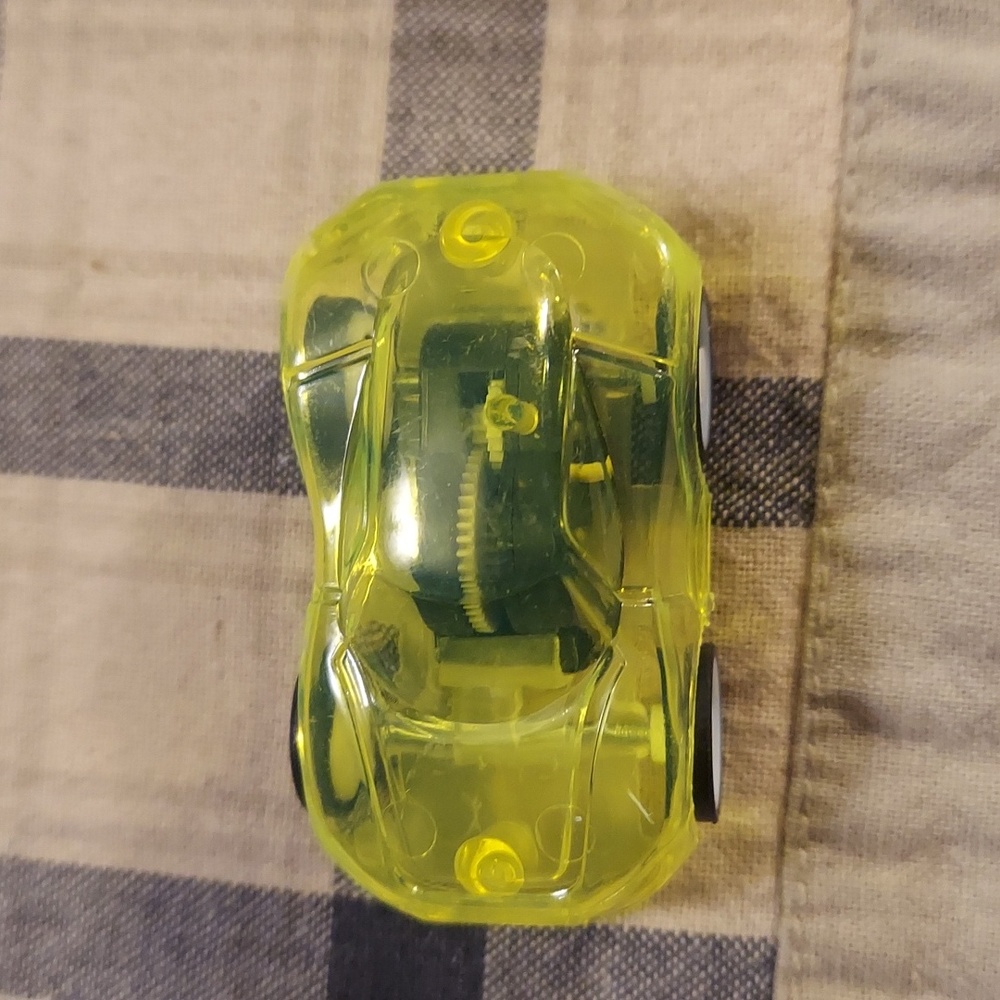 ❤️ Pull Back Car Yellow Translucent Miniature Racer - Picture 5 of 7